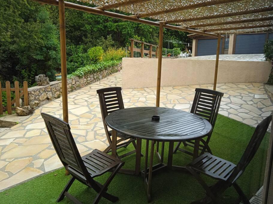 Appartement Neuf Et Independant Dans Rez-De-Villa 발로리스 외부 사진