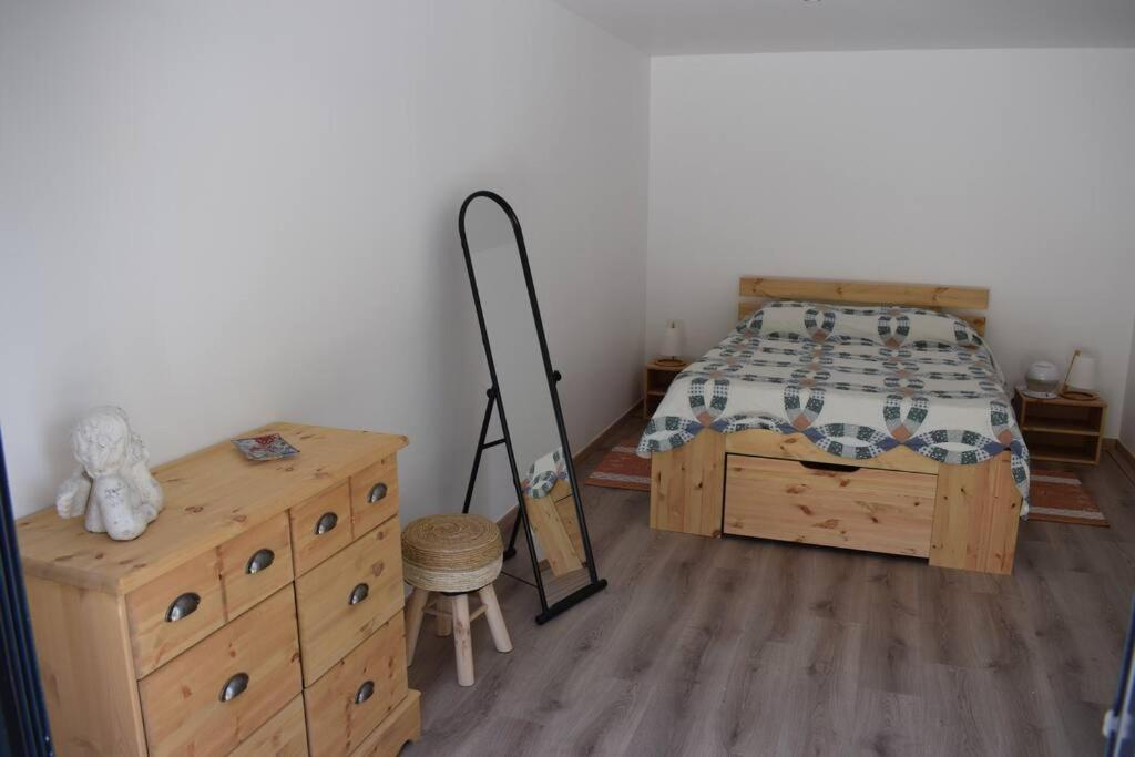 Appartement Neuf Et Independant Dans Rez-De-Villa 발로리스 외부 사진