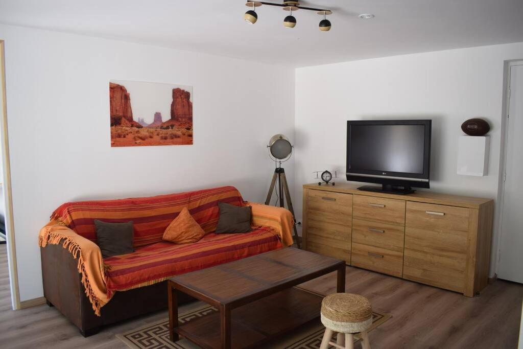 Appartement Neuf Et Independant Dans Rez-De-Villa 발로리스 외부 사진
